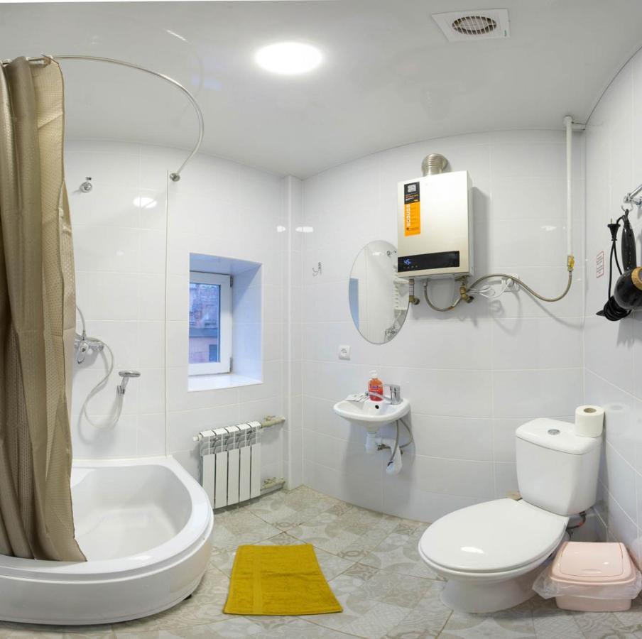 Studio Near Metro Yaroslava Mudroho, Universytet - Mykoly Khvylovoho Str 5-3 Kharkiv Eksteriør bilde