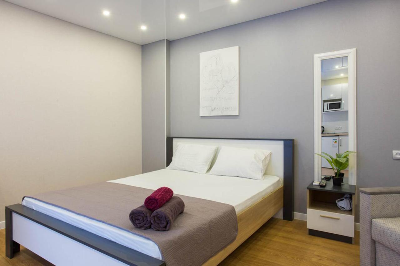 Studio Near Metro Yaroslava Mudroho, Universytet - Mykoly Khvylovoho Str 5-3 Kharkiv Eksteriør bilde