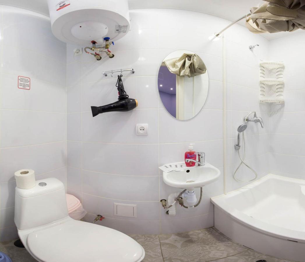 Studio Near Metro Yaroslava Mudroho, Universytet - Mykoly Khvylovoho Str 5-3 Kharkiv Eksteriør bilde
