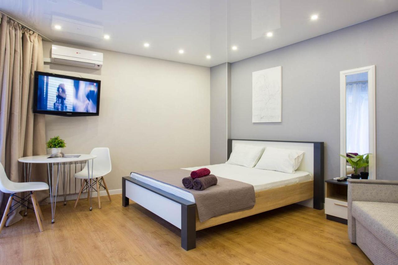 Studio Near Metro Yaroslava Mudroho, Universytet - Mykoly Khvylovoho Str 5-3 Kharkiv Eksteriør bilde