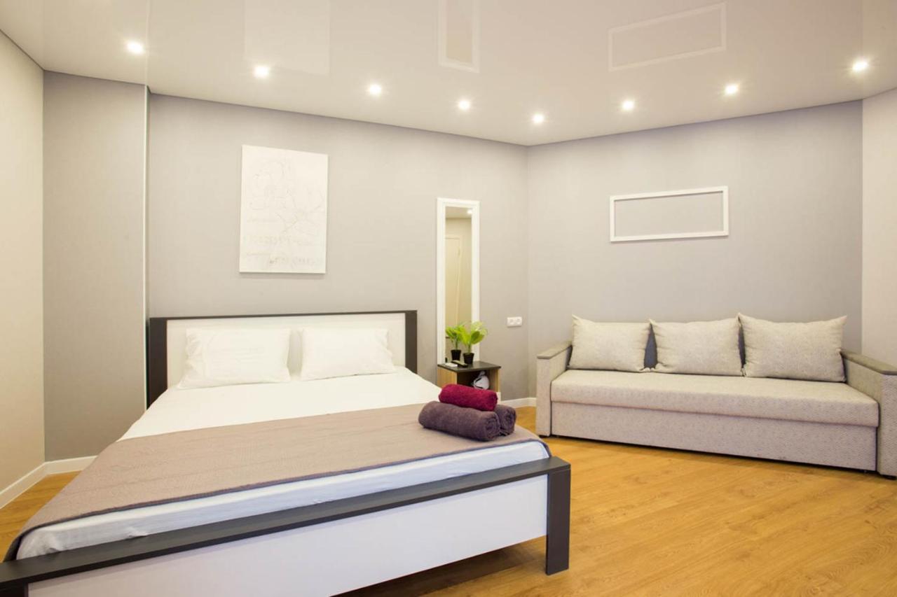 Studio Near Metro Yaroslava Mudroho, Universytet - Mykoly Khvylovoho Str 5-3 Kharkiv Eksteriør bilde